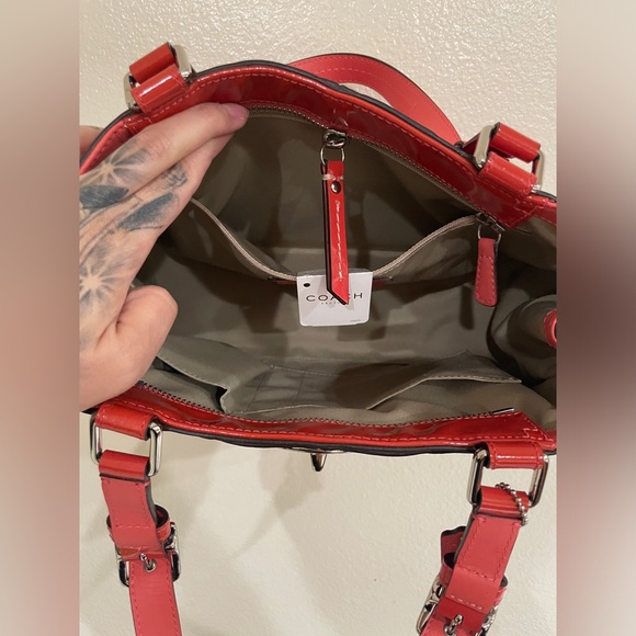 Coach - Picture 3 of 4